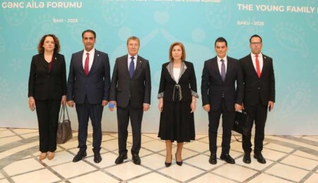 Üstel, Azerbaycan’da Türk Devletleri Ulusal Semboller Sergisi’ni ziyaret etti