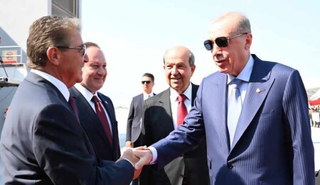 Ünal Üstel: Türkiye Cumhuriyeti ile omuz omuza yürümeye kararlılıkla devam edeceğiz