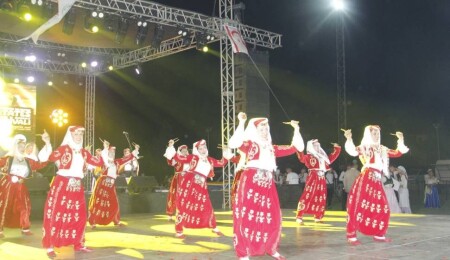 11. Patates Festivali ve 8. Uluslararası Halk Dansları Festivali bu akşam Yeni Türkü grubu sahne alacak