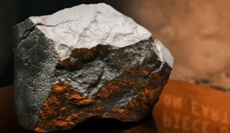 Mars'ın Dünya'ya düşen en büyük parçası kriz çıkardı