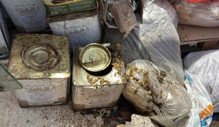 Gazimağusa Belediyesi kaçak baharat deposunu mühürleyip ceza kesti