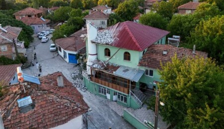 One Killed in 6.1 Magnitude Earthquake in Northwestern Turkey