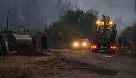 Mersin’in Silifke ve Anamur ilçelerindeki orman yangınlarına müdahale sürüyor