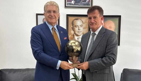 Arıklı, Prof. Dr. Mustafa Aydın’ı kabul etti: Üniversiteler KKTC’ye önemli katkı sağlıyor