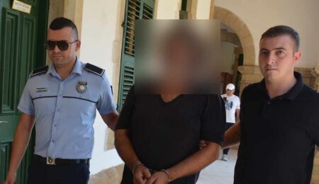 Öz oğluna taciz etmekle itham edilen zanlı, tutuksuz yargılanacak