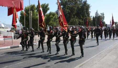 30 Ağustos Zafer Bayramı tören provası nedeniyle Lefkoşa'da pazar günü bazı yollar trafik akışına kapatılacak