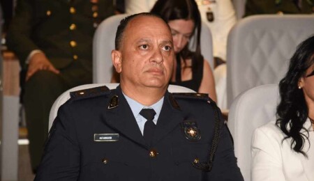 Adalıer’e rütbesi takdim edildi: Uyuşturucu ve trafik güvenliğinde yeni projeler hayata geçireceğiz