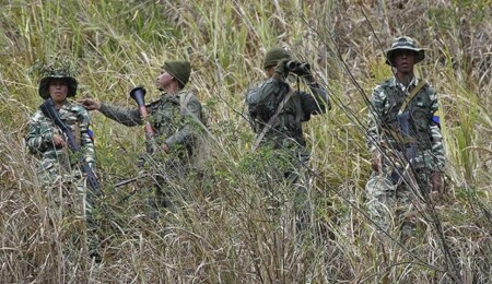 Venezuela, Kolombiya sınırına 15 bin güvenlik gücü yerleştirecek