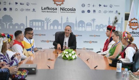 LTB Başkanı Harmancı konuk halk dansları ekiplerini kabul etti