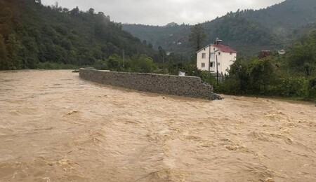 Giresun'da sağanak: Mahsur kalan 19 kişi kurtarıldı