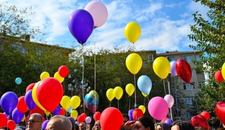 Lösemiyi 2'nci kez yenen Atlas için balonlar gökyüzüne bırakıldı