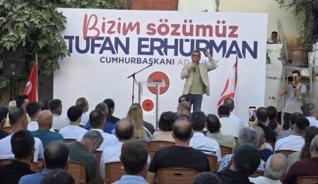 Erhürman Surlariçi’nde vatandaşlarla buluştu