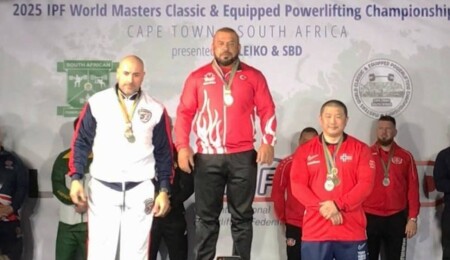 Milli sporcu Mehmet Ali Deniz, Afrika’da katıldığı yarışmada dünya şampiyonu oldu