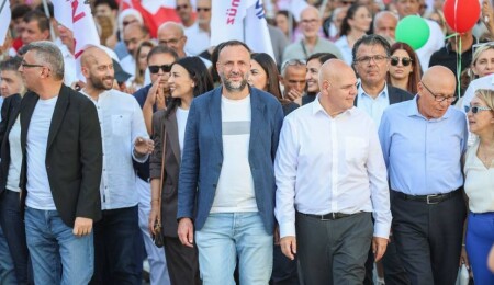 TDP, Erhürman’la yeni döneme yürüyor: Binlerce kişi Lefkoşa’da buluştu