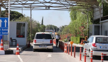 Rum yönetimi sınır kapıları ve havaalanlarında denetimi sıkılaştırıyor