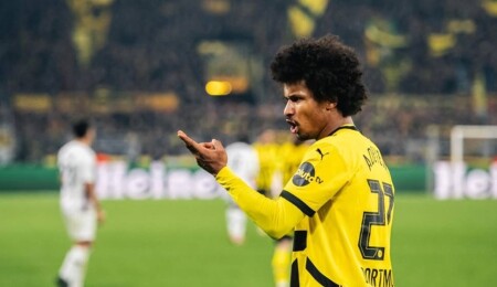 Borussia Dortmund'un yıldızı Adeyemi, muşta ve elektroşok silahı taşıdığı için ceza aldı