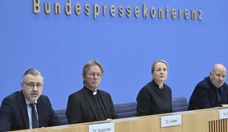 Alman kiliselerinden ortak çağrı: İsrail'e silah ihracatı yapılmamalı