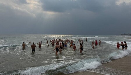 İskele’de Kanser Hastalarına Yardım Derneği yararına Noel etkinliği düzenlendi: 13 bin 840 TL bağışlandı