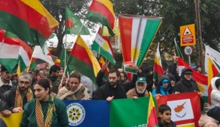 Terör örgütü PYD’nin Güney Kıbrıs’taki “yerel komitesi” protesto yürüyüşü düzenledi