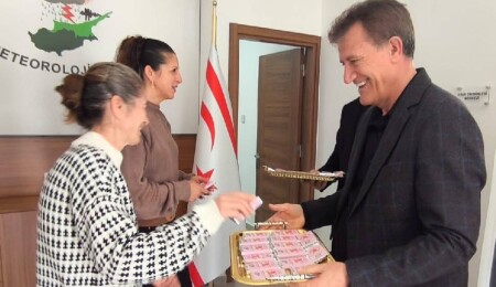 Erhan Arıklı, kadın personelin gününü kutladı