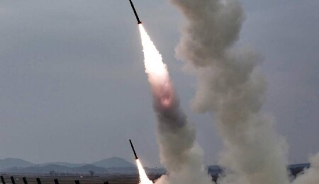 Kuzey Kore'de uzun menzilli topçu tatbikatı