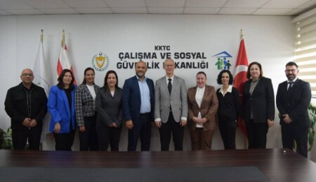 Hasipoğlu, Sosyal Hizmetler Dairesi’nde görev yapan personelin Dünya Sosyal Hizmet Günü’nü kutladı