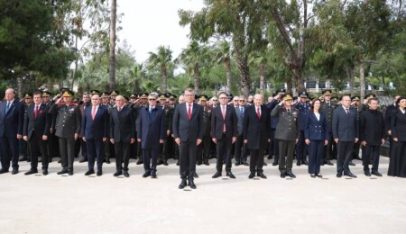 Çanakkale Zaferi’nin 111’inci yıl dönümünde şehitler, Boğaz Şehitliği’nde anıldı