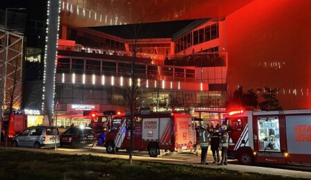 İstanbul'da alışveriş merkezinde yangın