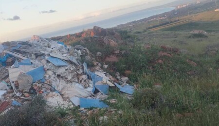 Lefke Çevre ve Ekoloji Derneği, Cengizköy'de moloz dökülen alanla ilgili yetkilileri göreve çağırdı