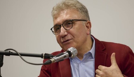 Metin Turan’ın “Kıbrıs Türk Edebiyatı Üzerine İncelemeler” kitabı yayımlandı