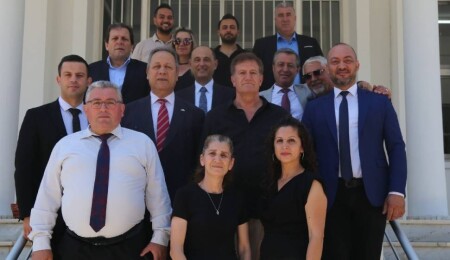 Arıklı, bakanlık personeli ile bayramlaştı