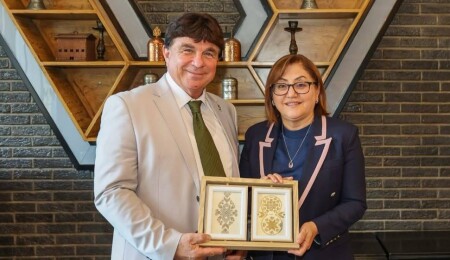 Turgay Hilmi’den Fatma Şahin’e ziyaret: Konser projesi için ev sahipliği onayı