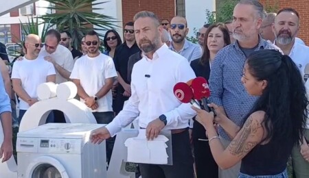 AÖA önünde ortak açıklama yapıldı: Yasa Tasarısı'nın komiteye çekilmesi için gerekli siyasi baskıyı yapacağız