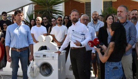 AÖA önünde ortak açıklama yapıldı: Yasa Tasarısı'nın komiteye çekilmesi için gerekli siyasi baskıyı yapacağız