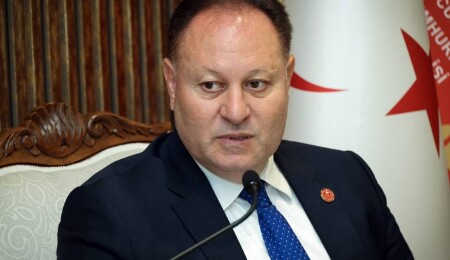 Öztürkler: Ne verilecek bir karış toprağımız var, ne de Anavatan Türkiye'nin garantörlüğünü tartışırız
