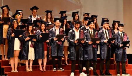 DAÜ Tıp Fakültesi'nde 38 yeni hekim mesleğe yemin etti