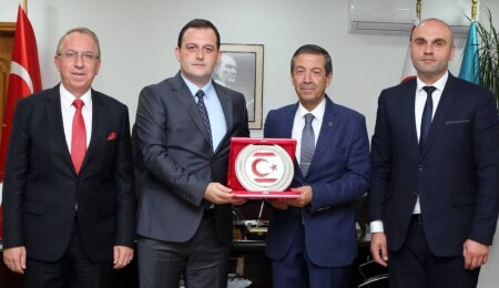 Ertuğruloğlu, Kuzey Makedonya Türk Demokratik Partisi heyetini kabul etti