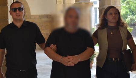 Çalıştığı şirkete ait 9 bin sterlini teslim etmemekle itham ediliyor: 3 gün tutuklu kalacak