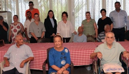 Zerrin Üstel, Lapta Huzurevi’ni ziyaret etti: Yaşlılarımız her zaman baştacımız olmaya devam edecek