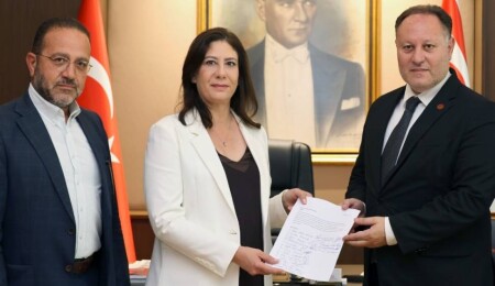 CTP’den olağanüstü Meclis toplantısı çağrısı: Öztürkler'e dilekçe verildi