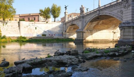 Roma'da kuraklık nedeniyle sular çekildi, 2 bin yıllık tarih gün yüzüne çıktı