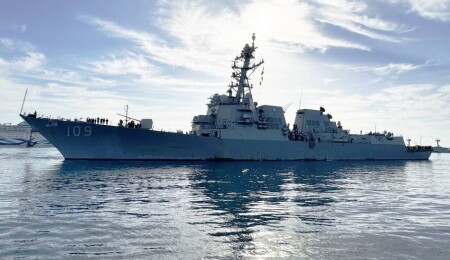 ABD Donanması’na ait USS Jason Dunham Limasol’a demirledi: Kıbrıs’a ilk ziyareti