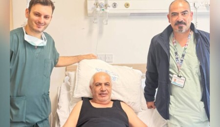 Nalbantoğlu’nda ilk: ICG teknolojisiyle nakilli böbrek korunarak 7 santimlik kitle çıkarıldı