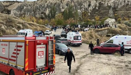 Kapadokya'da peribacası çöktü: İki kişi hayatını kaybetti