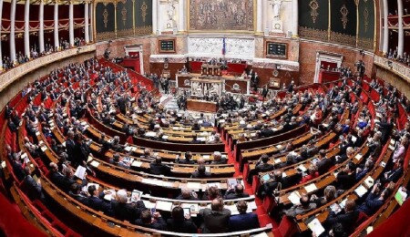 Fransa’da hükümet krizi derinleşiyor: Güven oylaması öncesi koalisyon pazarlıkları; hükümet değişebilir!