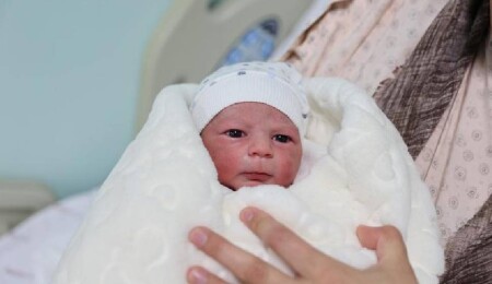 Türkiye'de 2025 yılının ilk bebekleri dünyaya gözlerini açtı