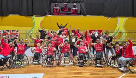 Vakıflar Tekerlekli Sandalye Basketbol Takımı oyuncularından tarihi başarı