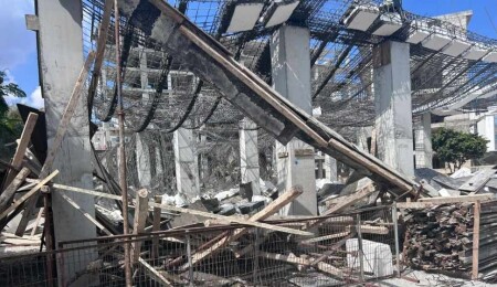 Gazimağusa’da inşaat iskelesi çöktü