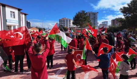 Türkiye'de yarın tüm okullarda "Filistin farkındalık etkinlikleri" düzenlenecek