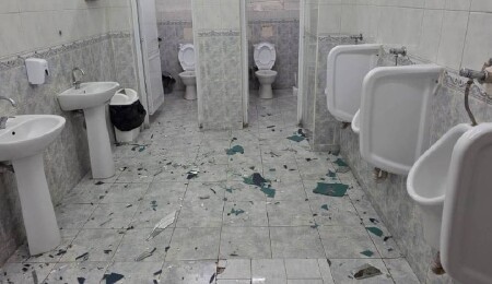 Posta Dairesi'nin arkasındaki umumi tuvalet vandalizm kurbanı oldu: Şahıs tutuklandı